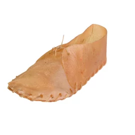 Trixie Chewing Shoe - jutalomfalat cipő (szárított marhabőr) kutyák részére 20cm/45g- csak gyűjtőre 10 db-os kiszerelés!